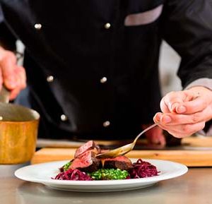 Experto Superior en Cocinero Profesional y Jefe de Cocina