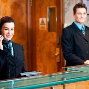 Recepcionista de Hotel y Jefe de Recepción Profesional + Inglés para Hostelería