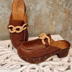 Zuecos piel Boho Camel